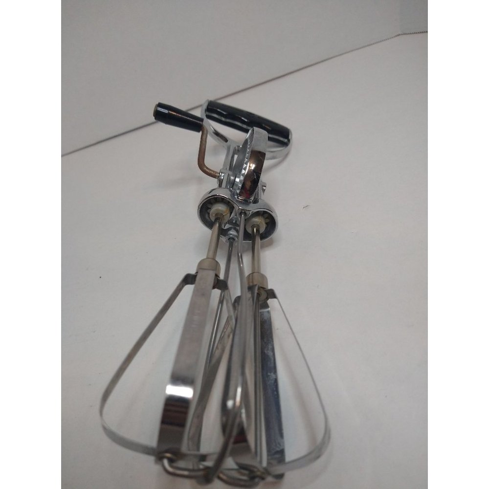 Vintage Hand Mixer Beater Superwhirl The Turner and Seymour Made In USA America